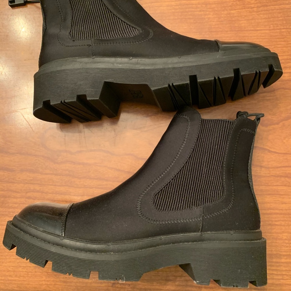 Zara ankle boots size 9 trending❤️must have!